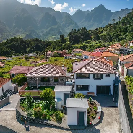 Basalt House A By Homie São Vicente